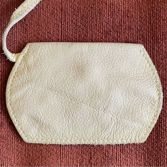 Dan W Ivory 3D Laser Cut Floral Stud Shoulder/Crossbody Bag. VGUC! - Picture 6 of 10